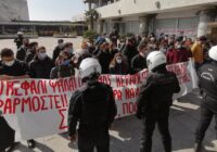 Ανακοίνωση του ΠΑΜΕ για τη βίαιη επίθεση των δυνάμεων καταστολής εναντίον φοιτητών στη Θεσσαλονίκη